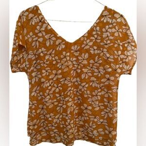 CAbi Gold and Cream Graphic Fitted Blouse